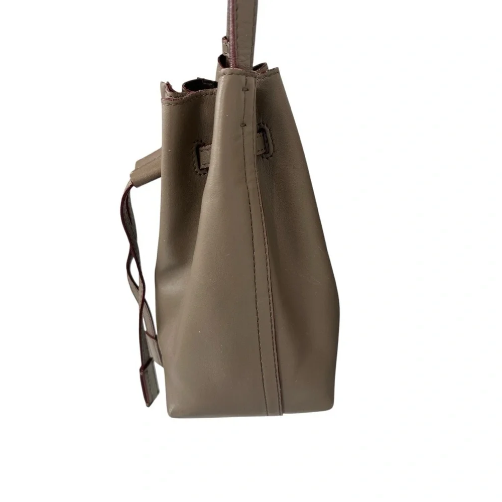 ELENA GHISELLINI Leo Bucket Bag, Light Biege